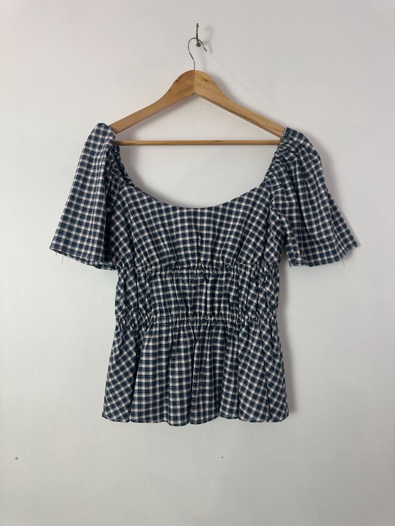 ELLIS Top, 8