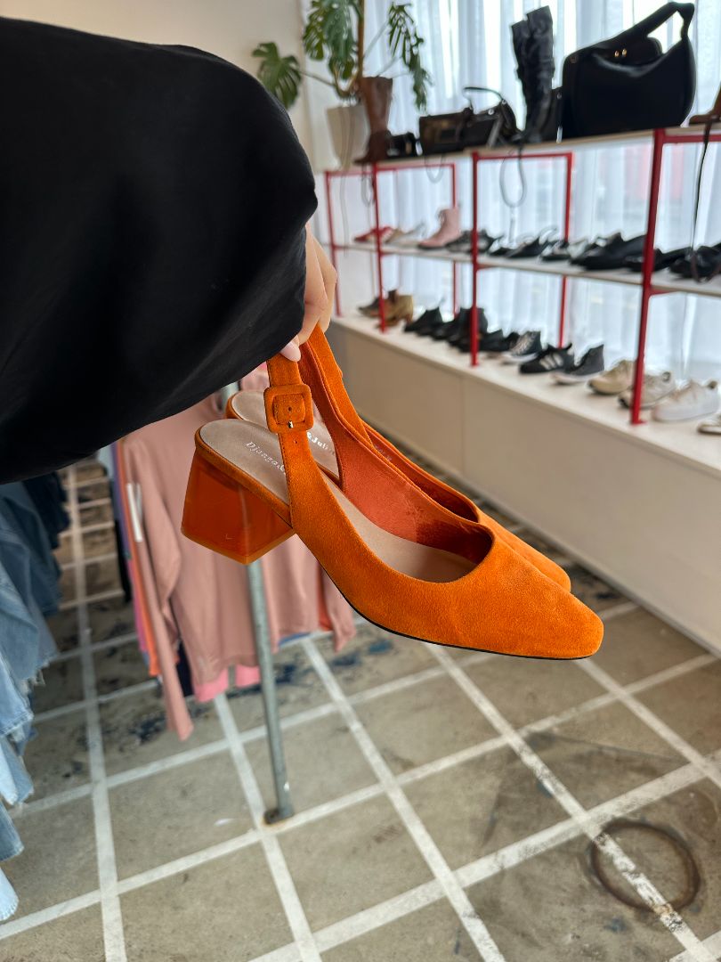 Django & Juliette Heels, 38