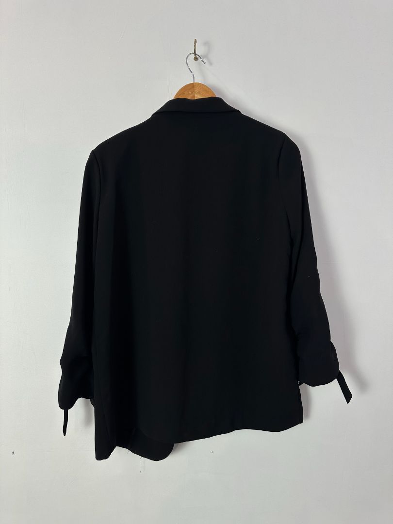 Max Blazer, 10
