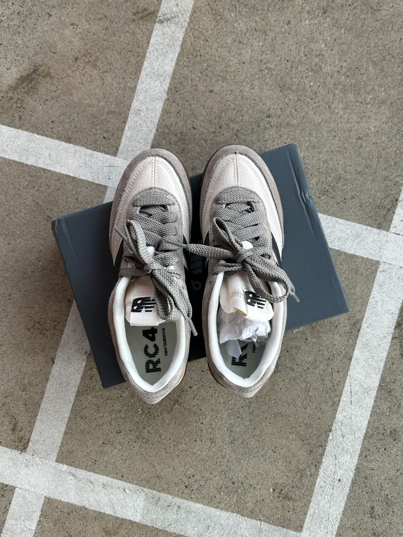 New Balance Sneakers, 38