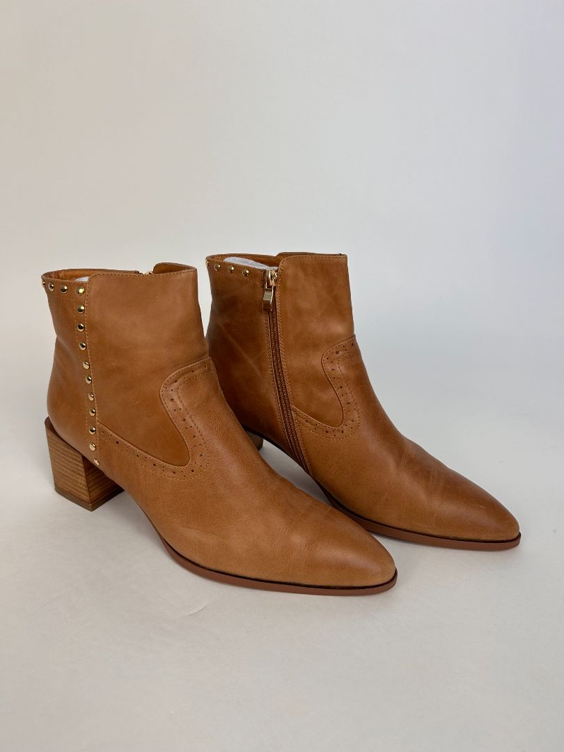 Isabella Boots, 43