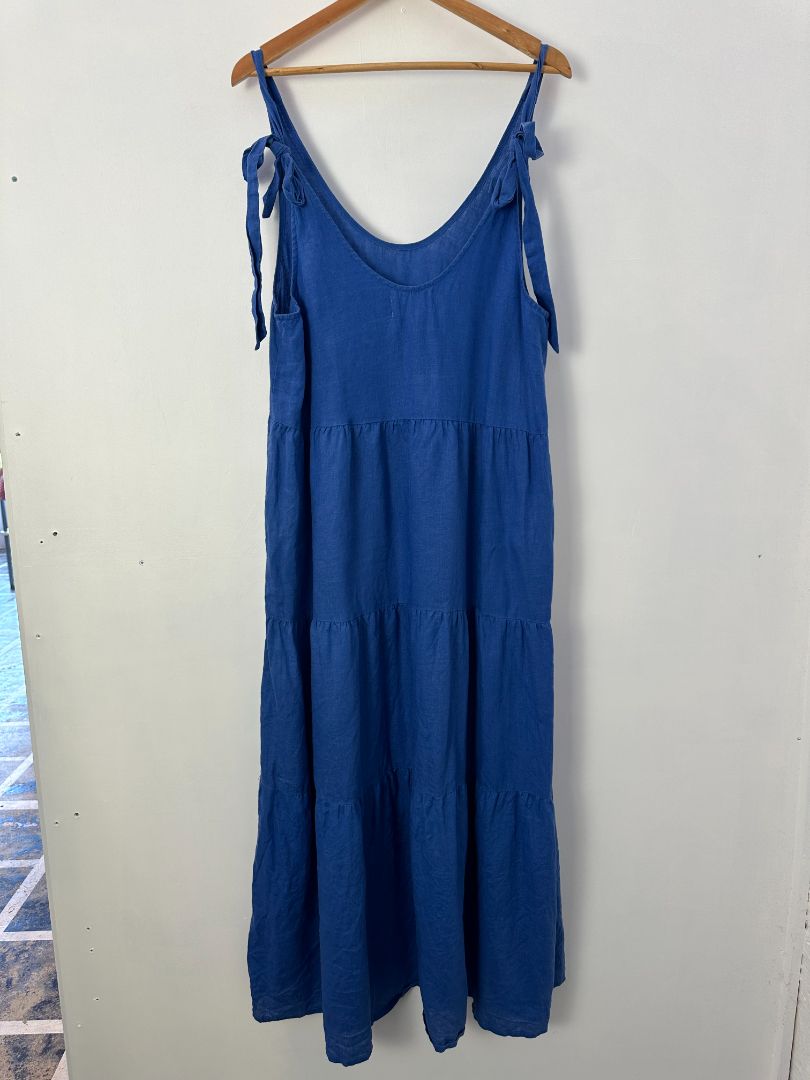 a company of friends Maxi Dress, L