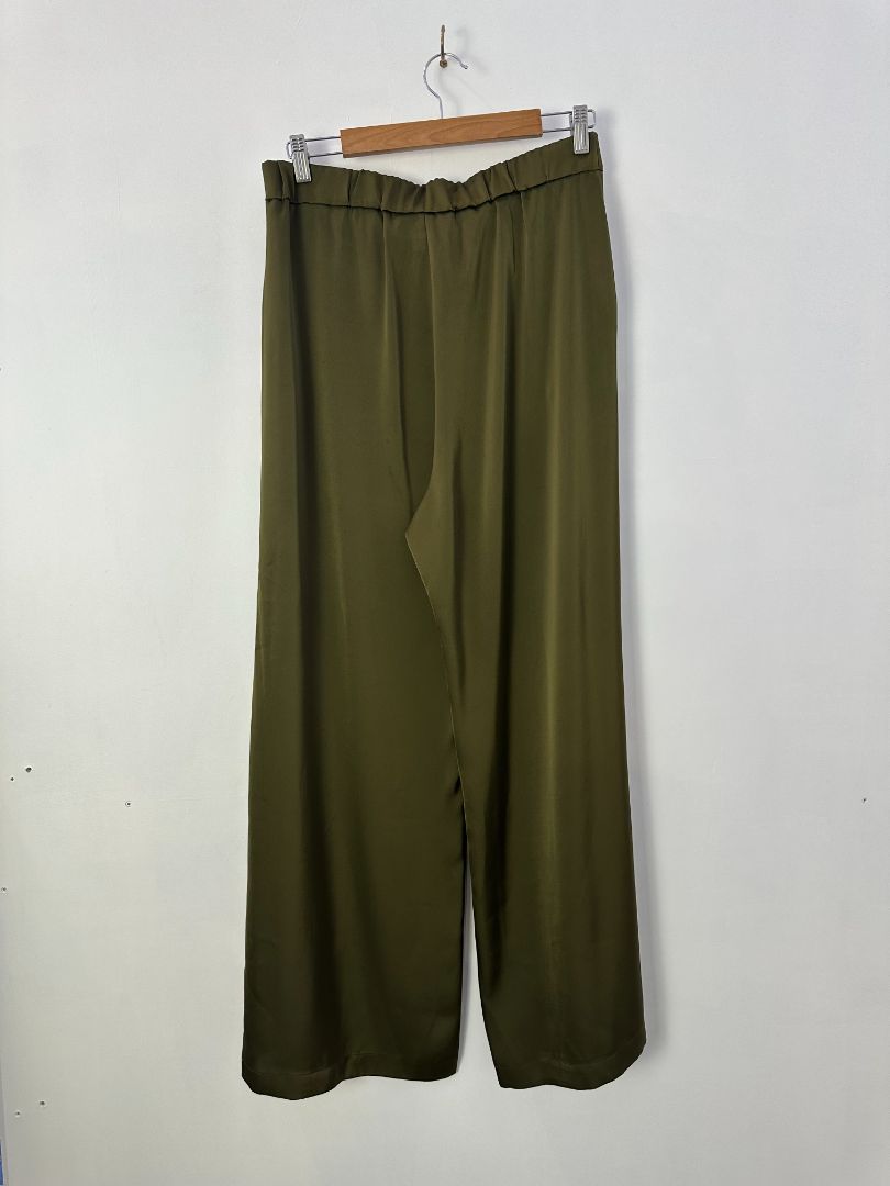 Moochi Trousers, 12