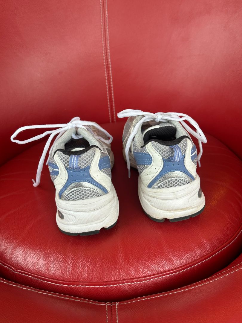New Balance Sneakers, 40