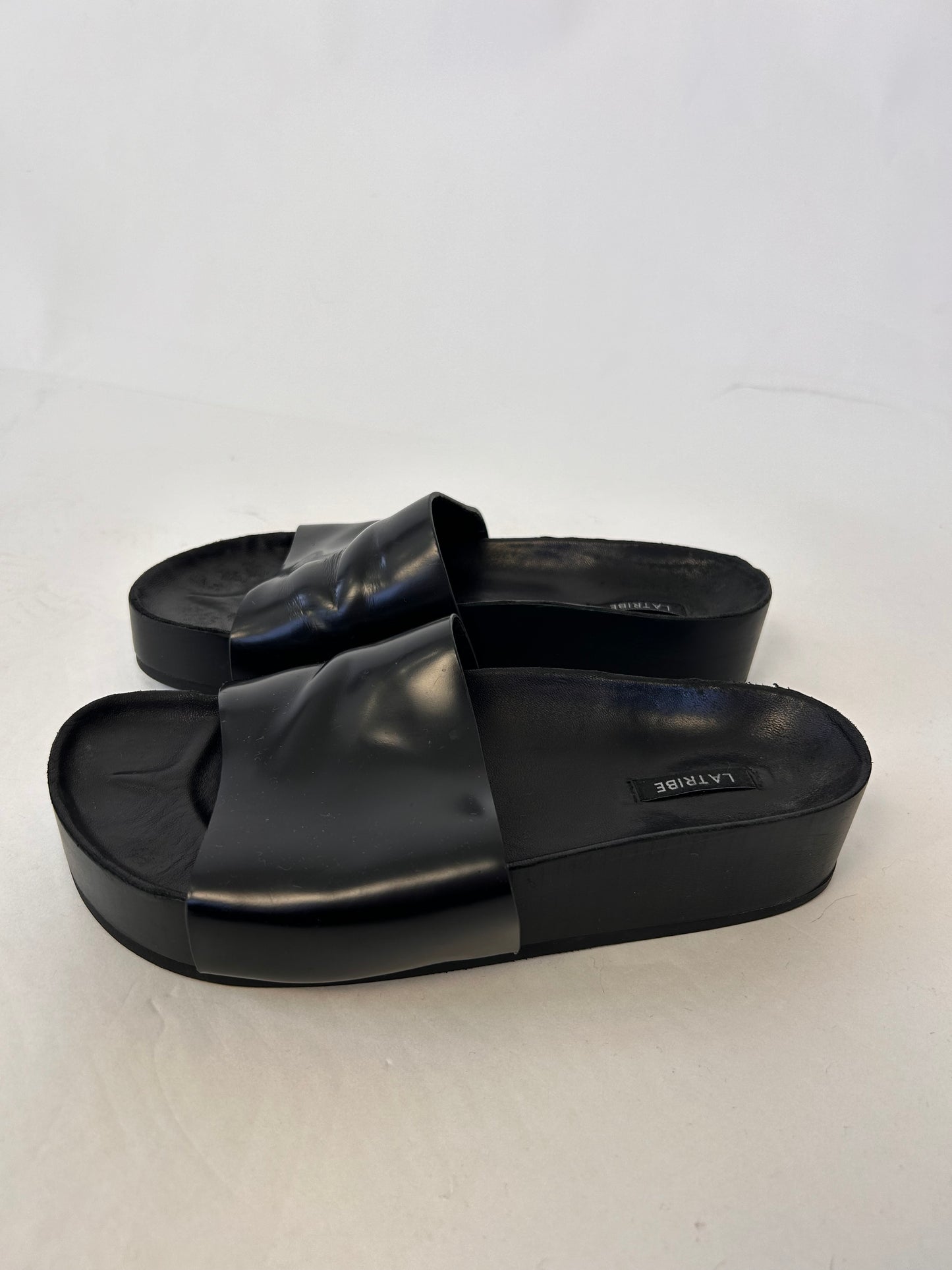 La Tribe Sandels, 39