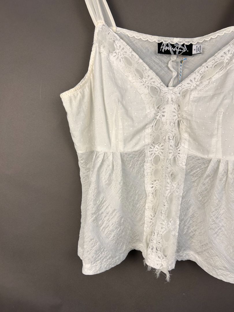 Annah. S. Singlet, XL