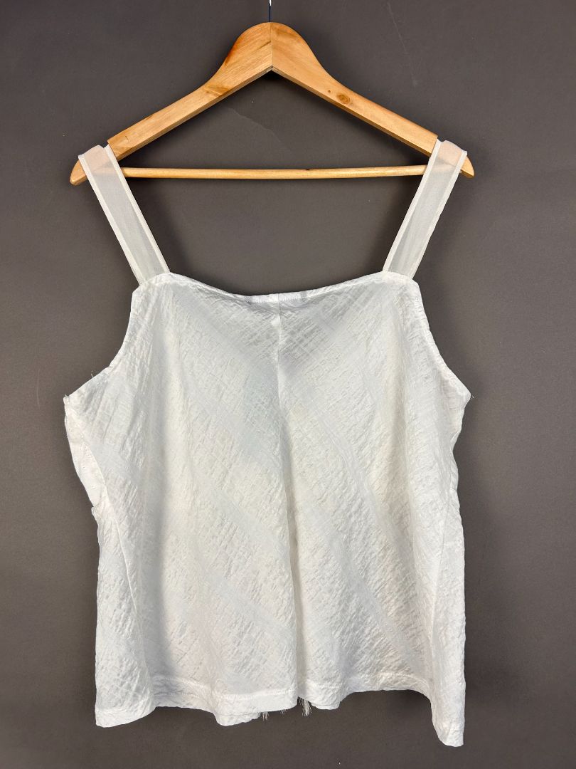 Annah. S. Singlet, XL