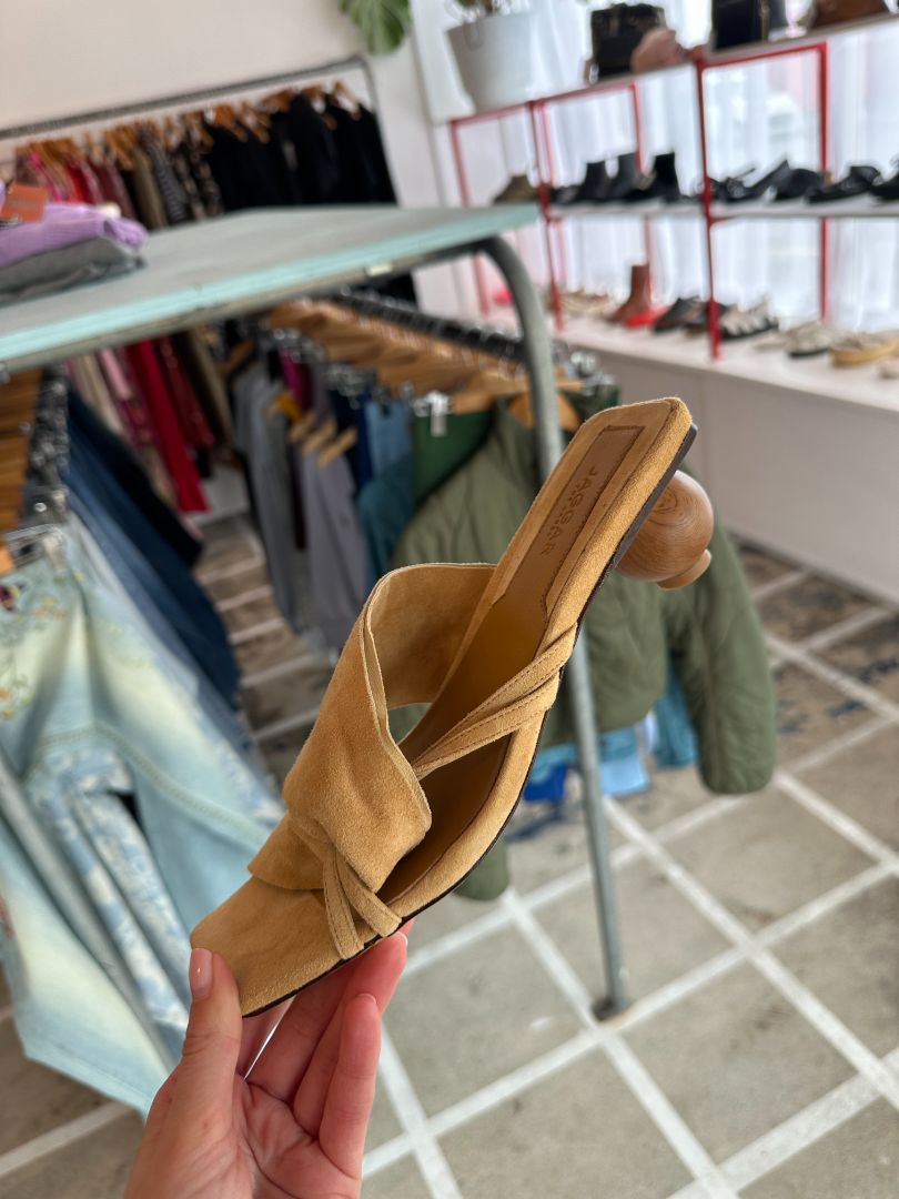 JAGGAR Heels, 38