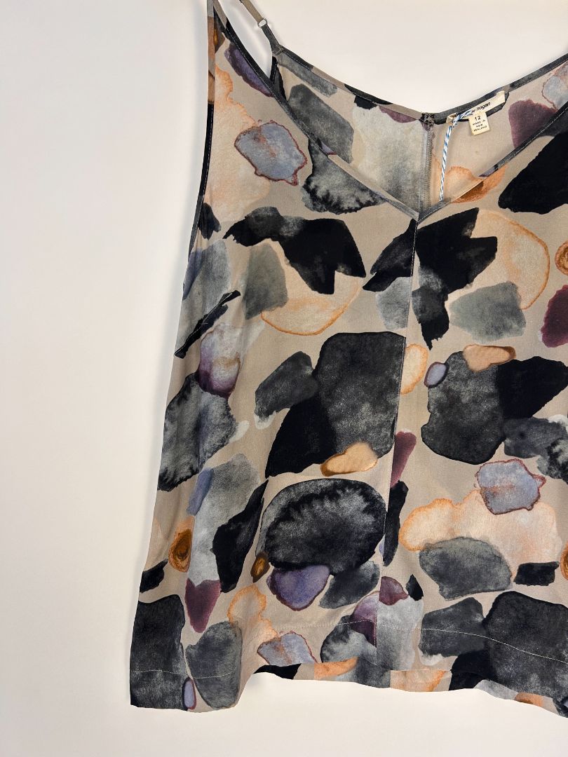 juliette hogan Singlet, 12