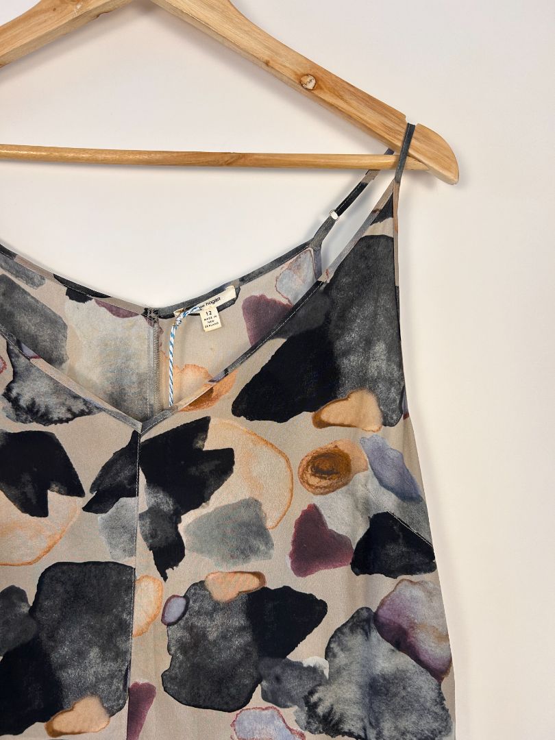 juliette hogan Singlet, 12