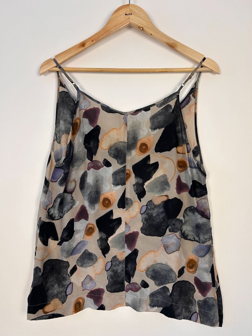 juliette hogan Singlet, 12