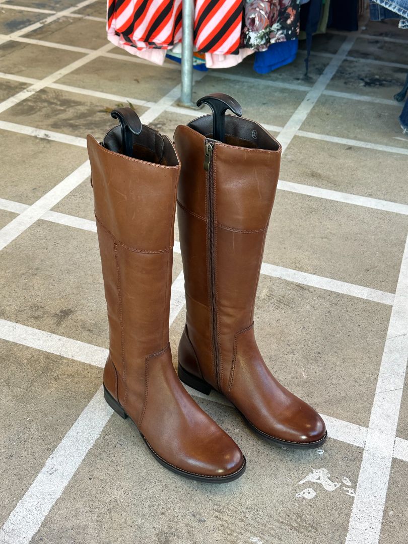 Isabella Anselmi Boots, 37