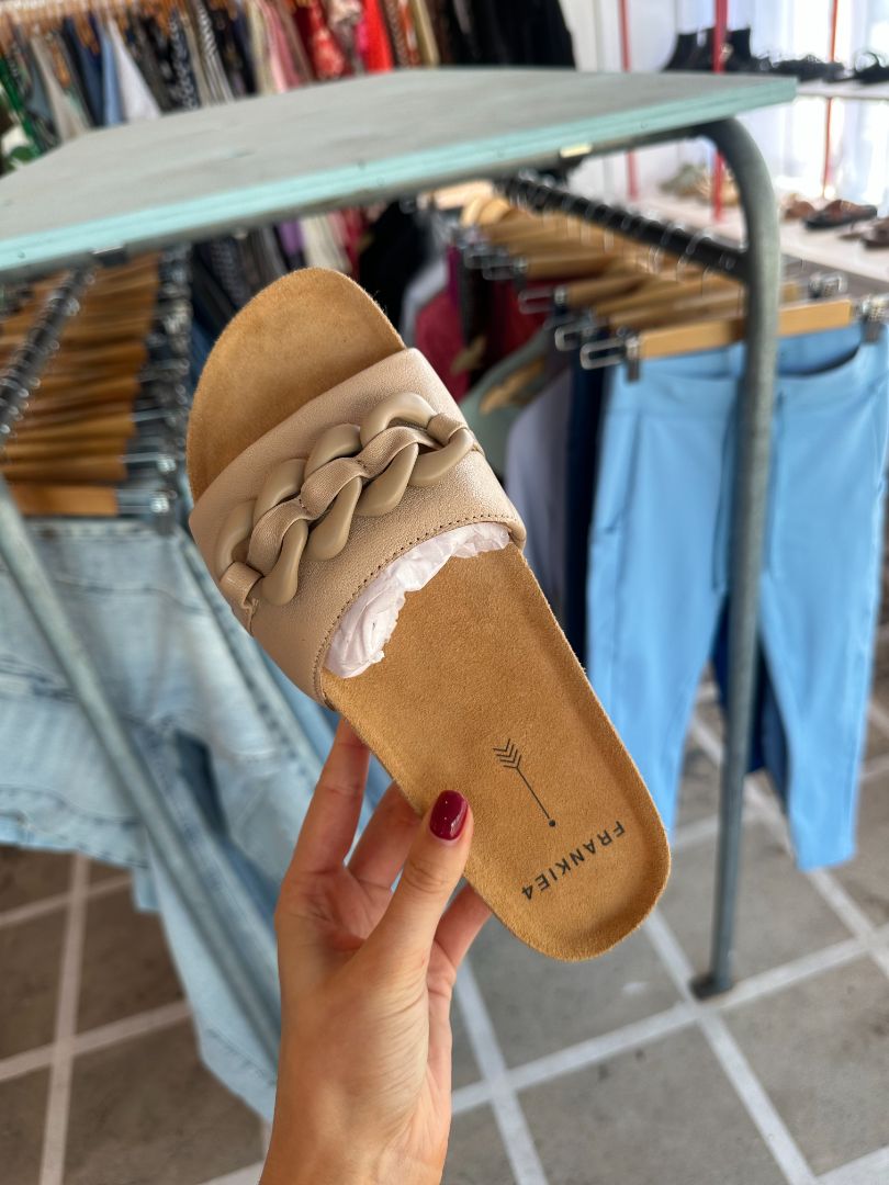 frankie 4 Sandals, 7