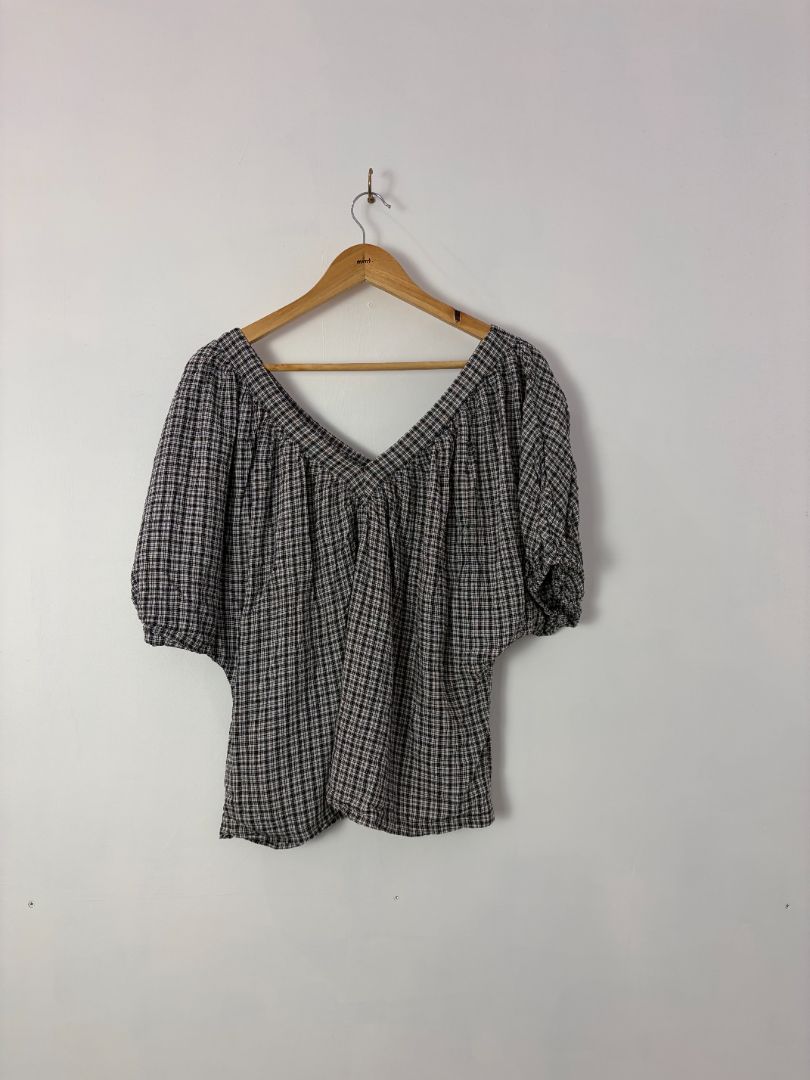 Max Blouse, 10