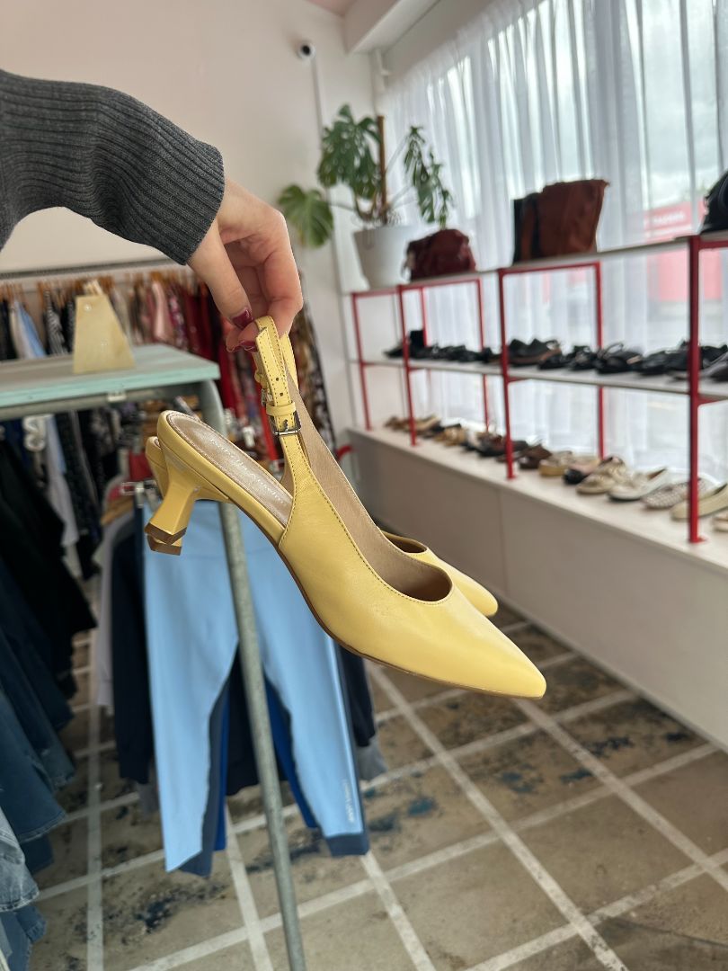 Isabella Anselmi Kitten Heels, 40