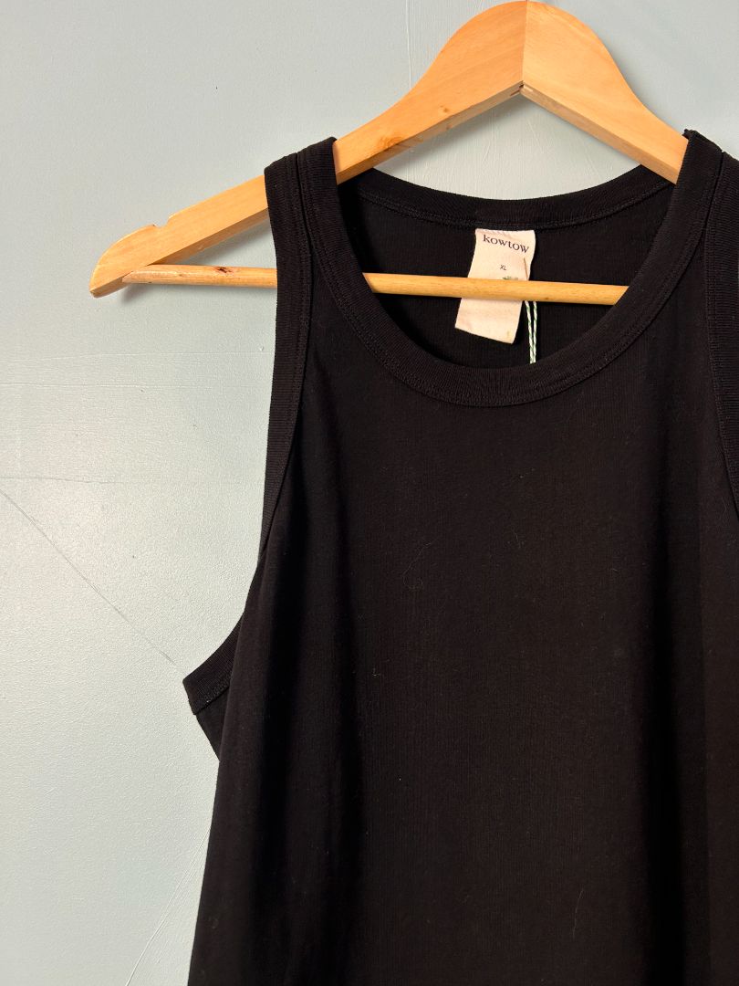 KOWTOW Singlet, XL