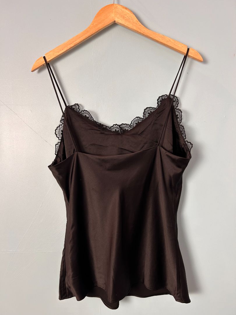 Superette Singlet, 10