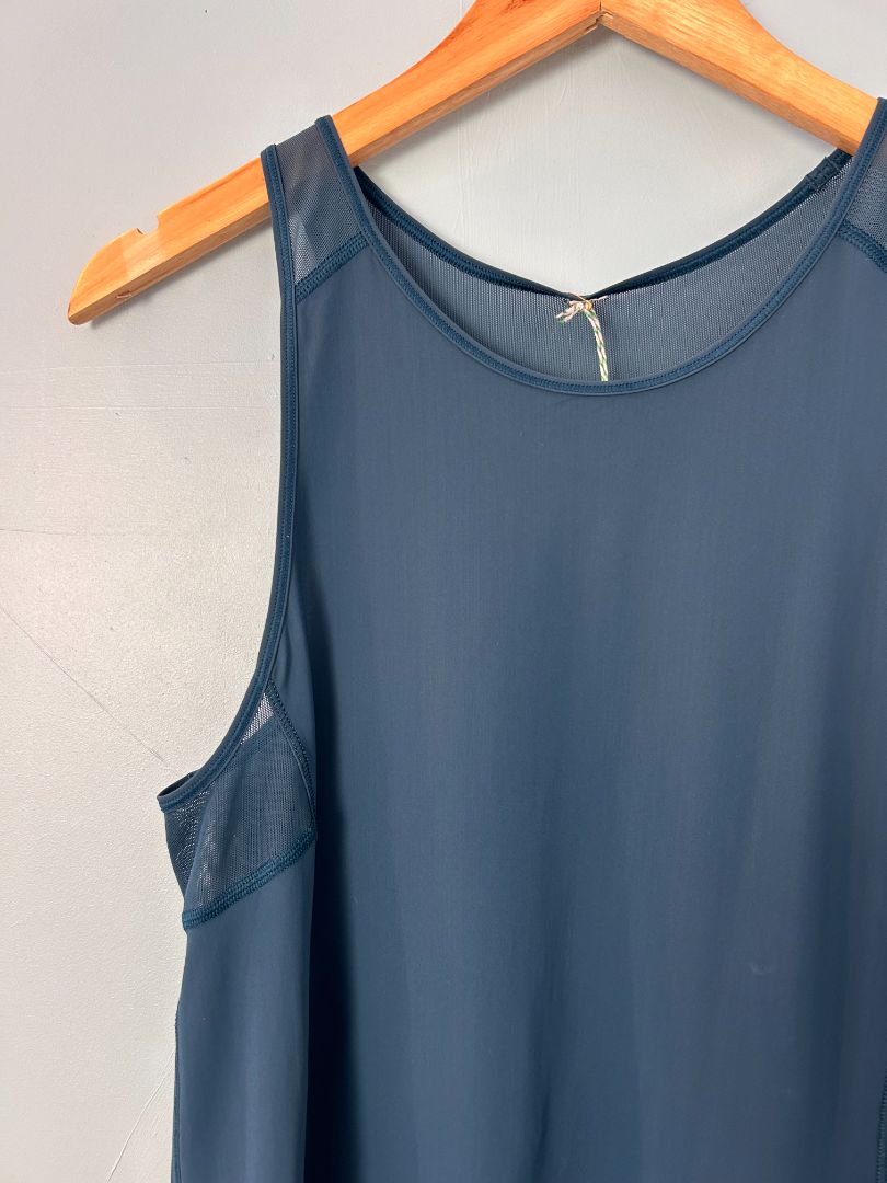 Luluemon Singlet, 8