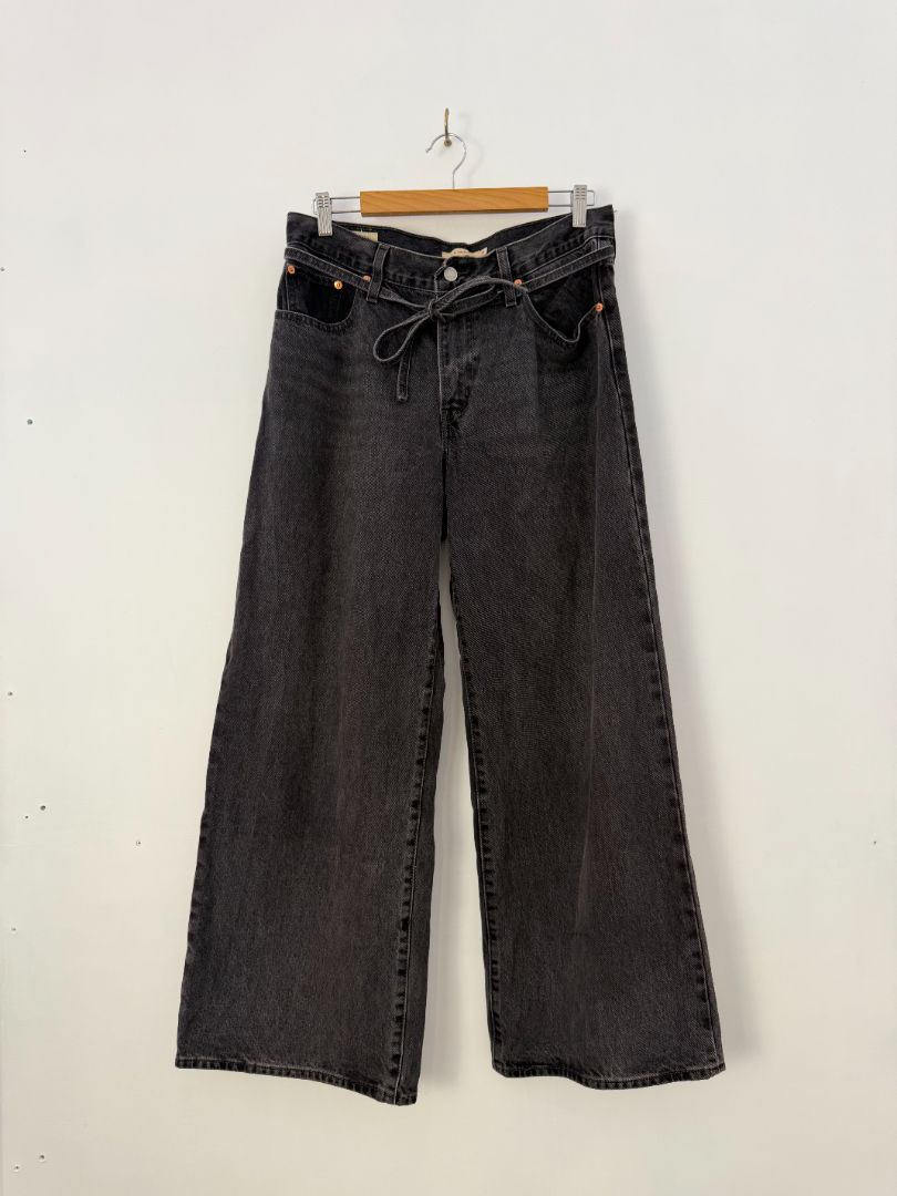 Levis Strauss & Co. Jeans, 29
