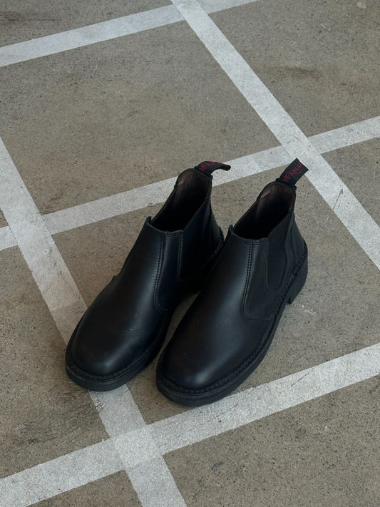 McKinlays Boots, 7