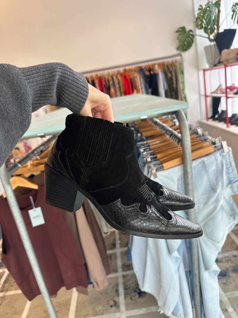 Zara Boots, 38