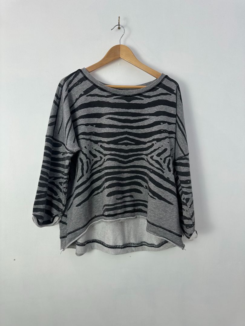 ZAFINA Crewneck, 16