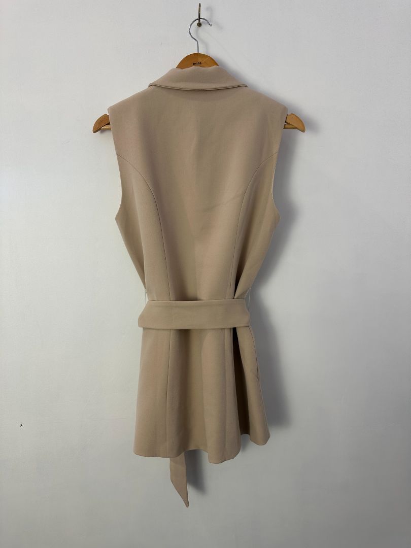 feather + NOISE Vest, 10