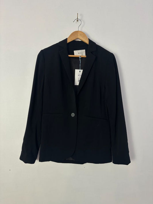 Max Blazer, 8