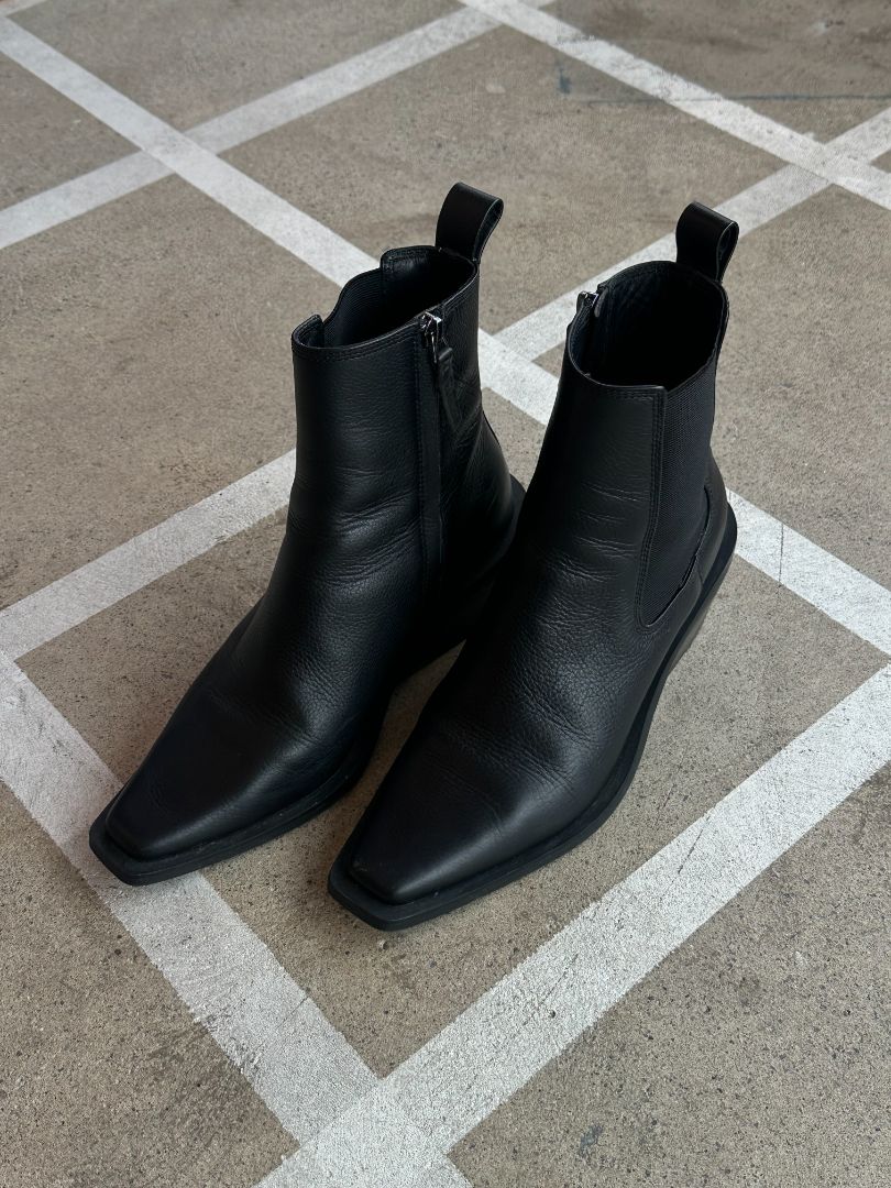 BRONWYN Boots, 39
