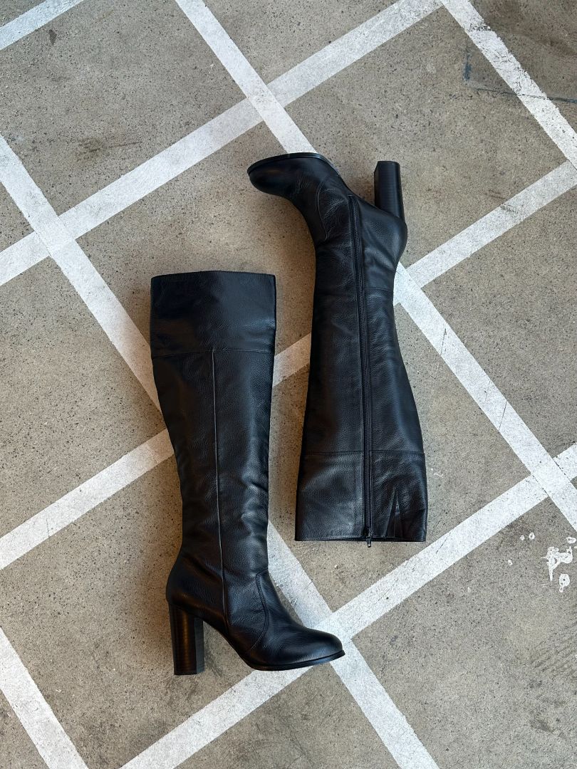 FOREVER NEW Boots, 39