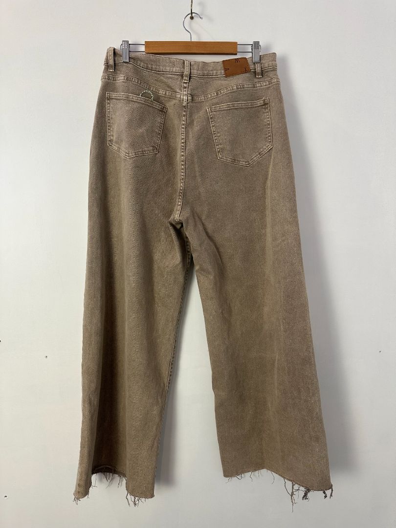 Max Jeans, 16