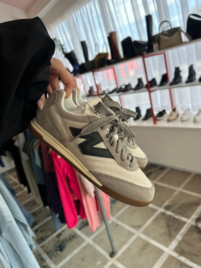 New Balance Sneakers, 38
