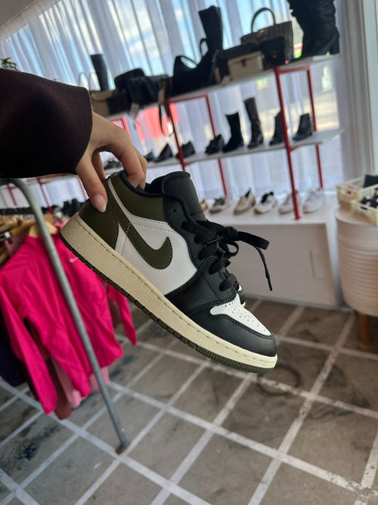 Nike Sneakers, 37.5