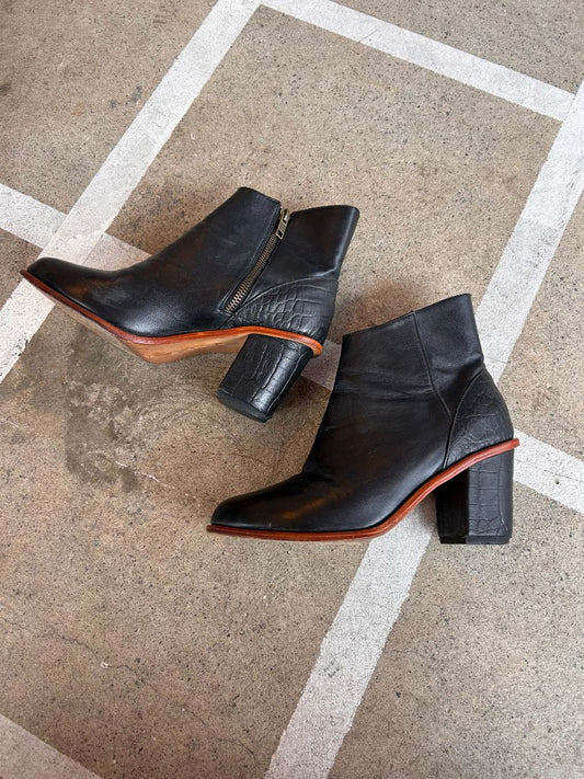 Moochi Boots, 37