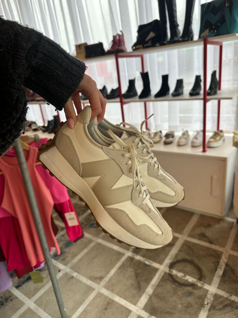 New Balance Sneakers, 41