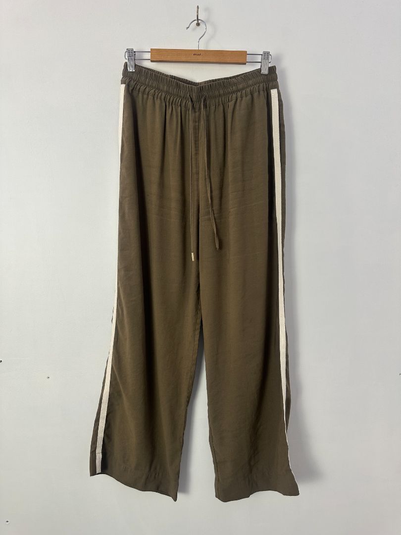 stories be told Trousers, 12