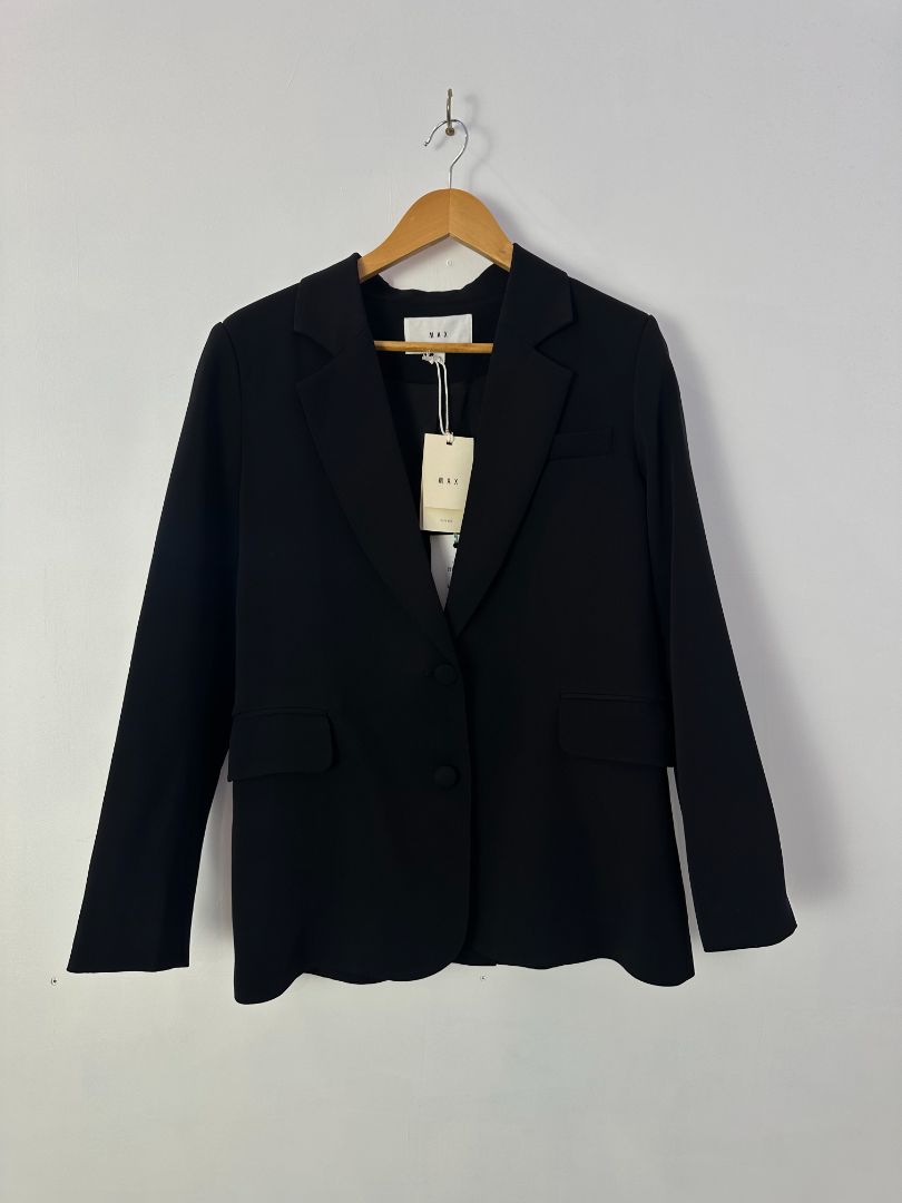 Max Blazer, 8