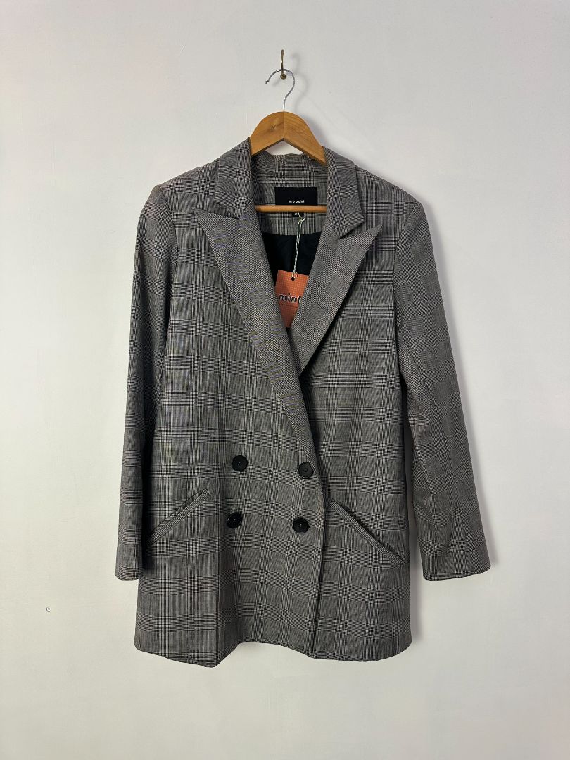 Moochi Blazer, Sample