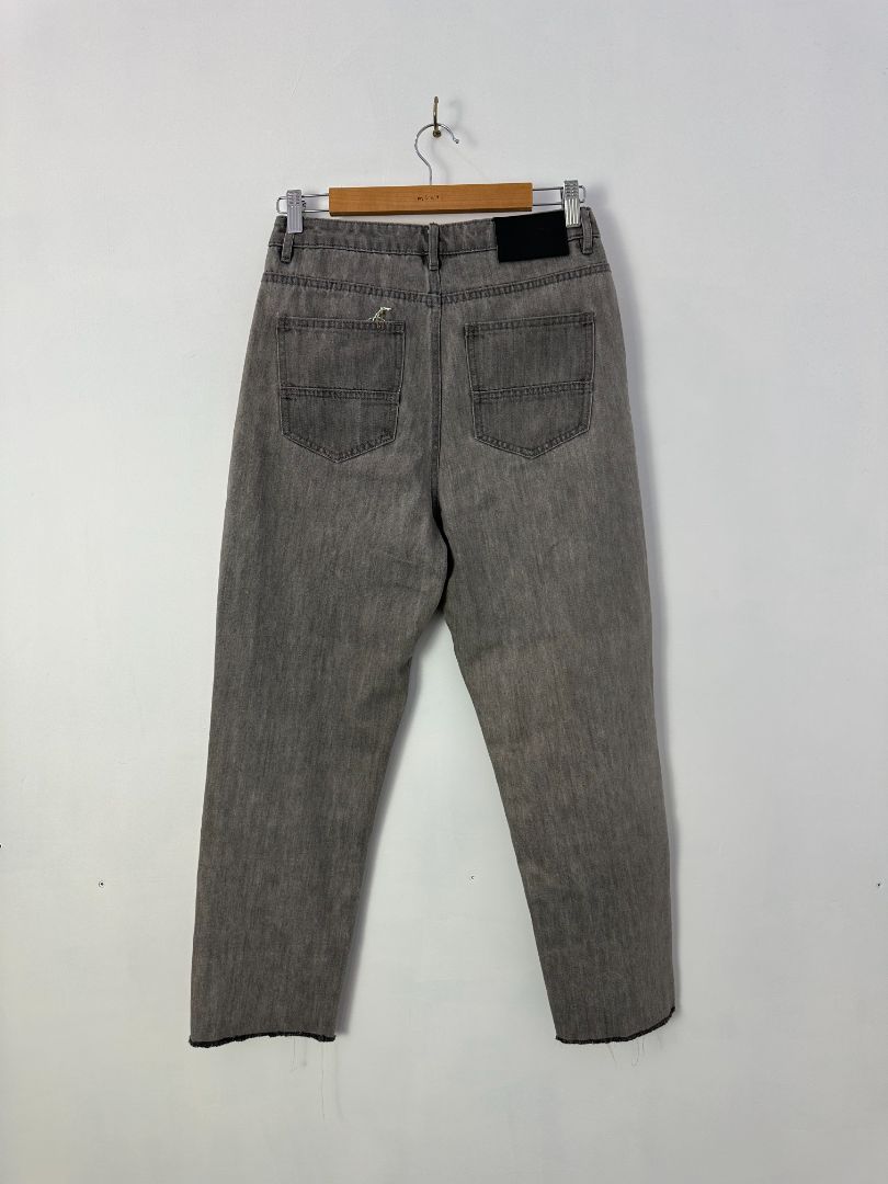 Moochi Jeans, 8