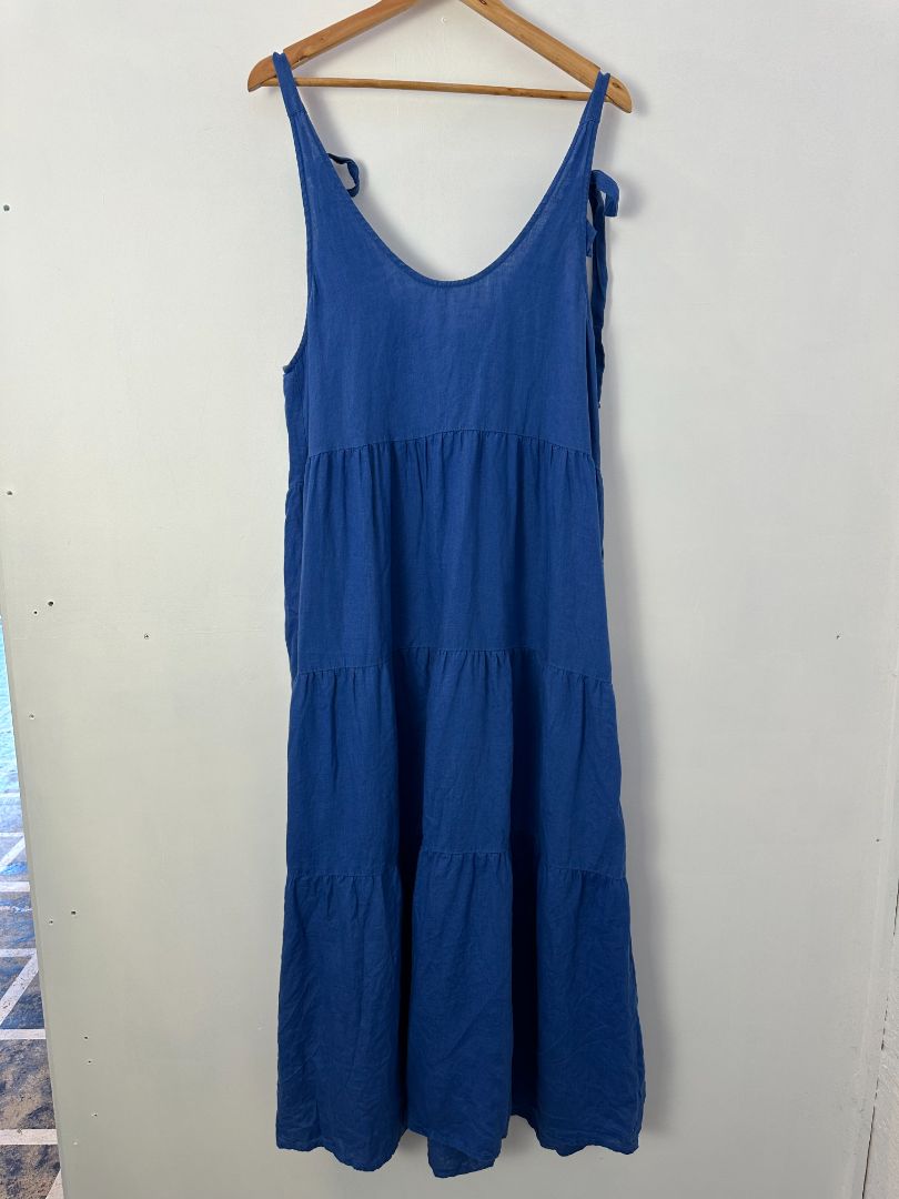 a company of friends Maxi Dress, L