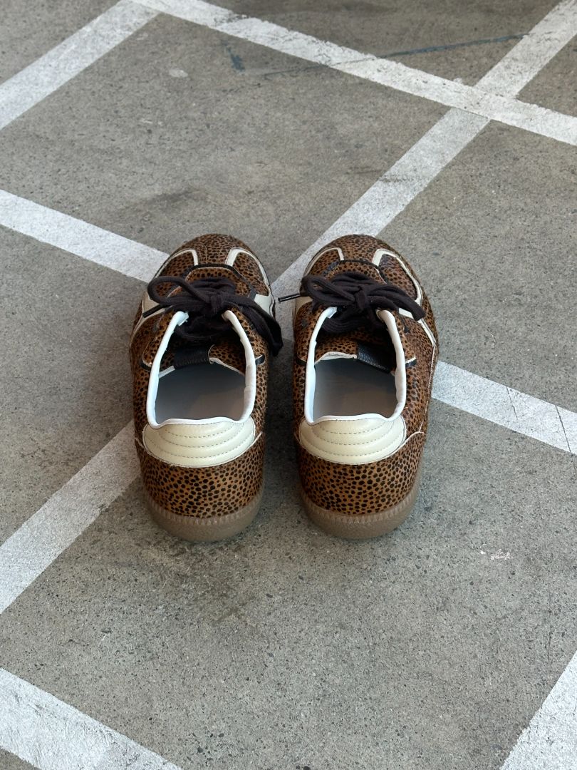 ALOHAS Sneakers, 42