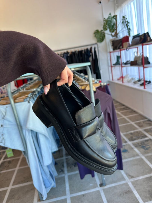 BRONWYN Loafers, 39