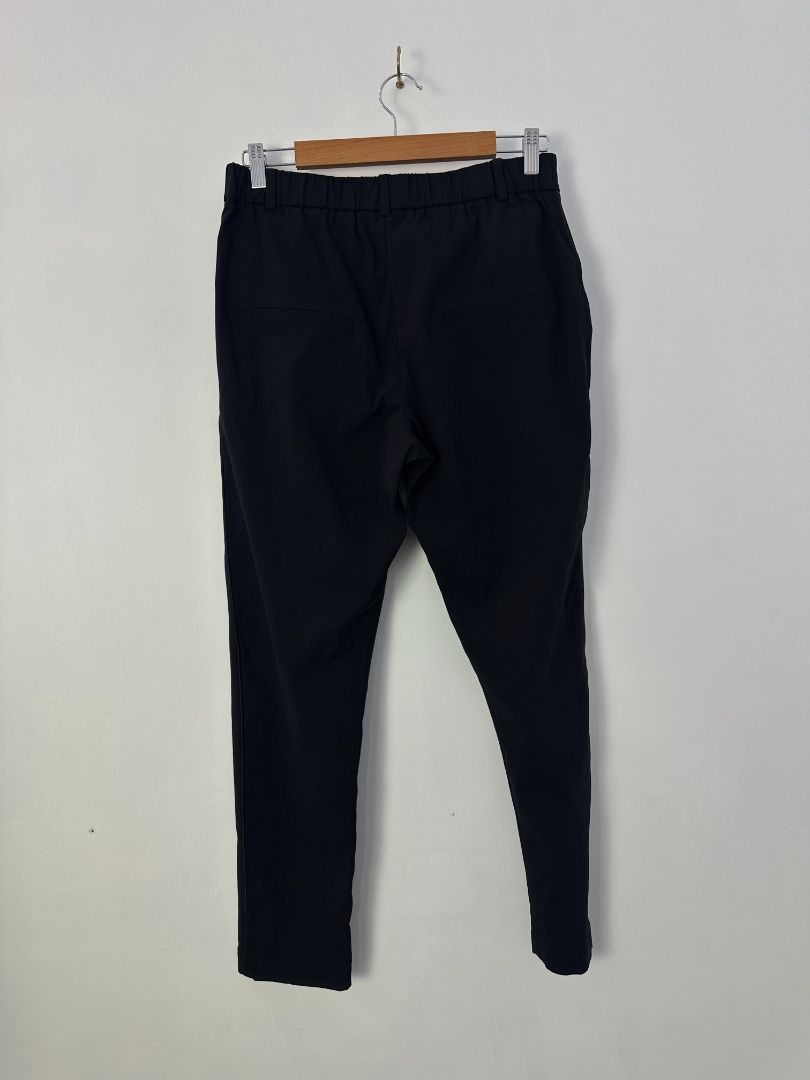 Moochi Trousers, 10