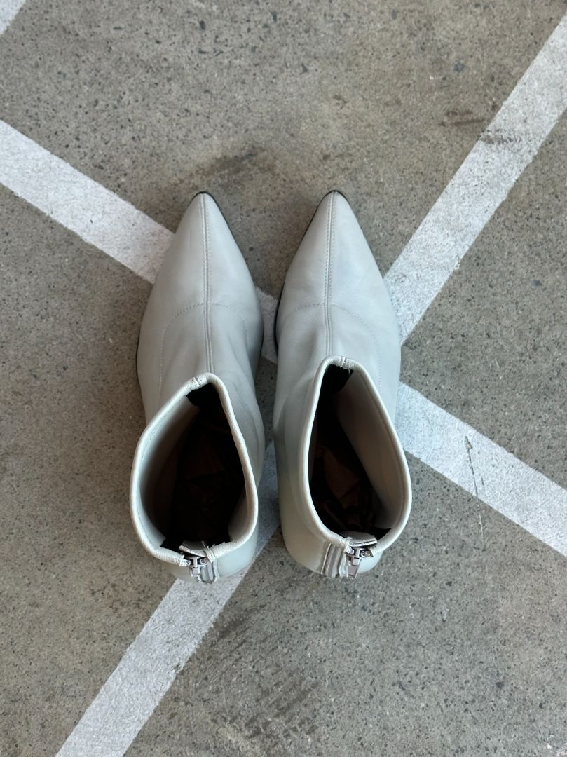 Siren Boots, 38