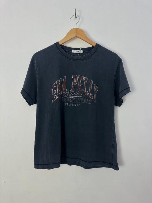 Ena Pelly Tee, 8