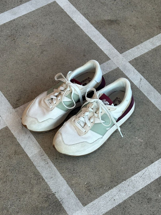 New Balance Sneakers, 40.5