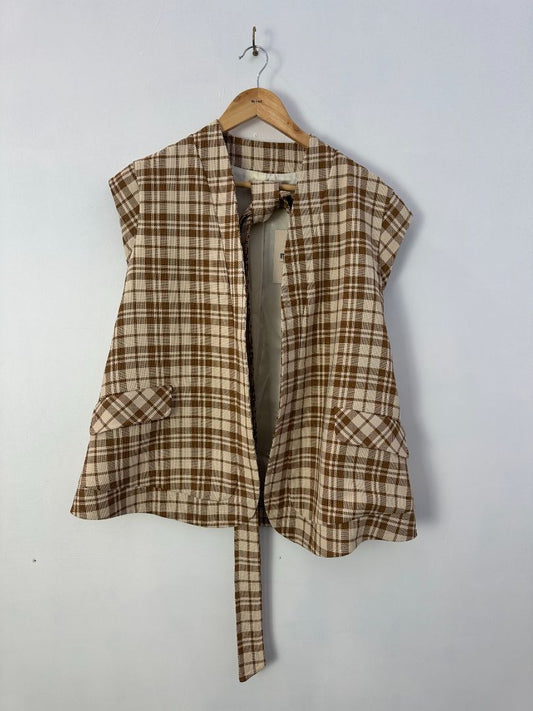 maggie marilyn Vest, 10