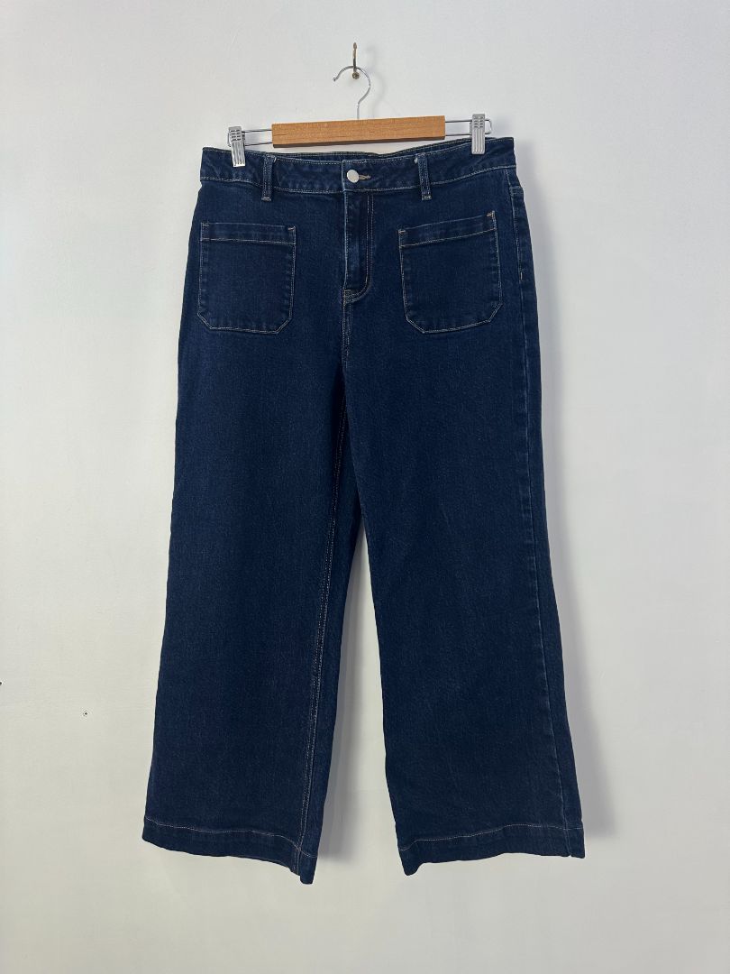 among the brave Jeans, 14
