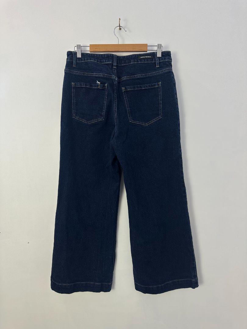 among the brave Jeans, 14