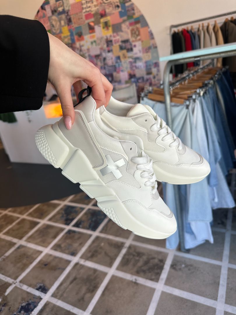 Stella + Gemma Sneakers, 39